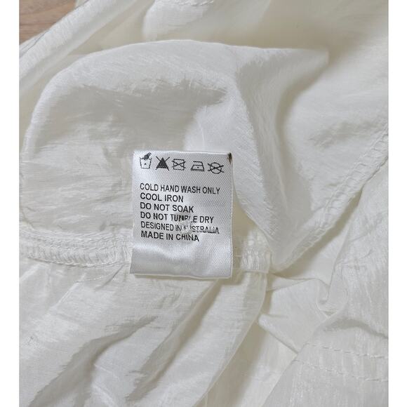 White Fox Boutique Be The Moment Cargo Pants in White, Small - Picture 7 of 8